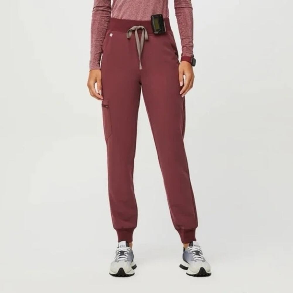 Figs High Waisted Zamora Jogger Scrub Pants in Cherry Red Size XXS NWT